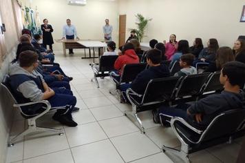 Estudantes fazem visita ao Executivo Municipal