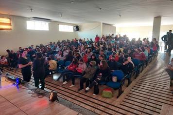 Peça teatral aborda Setembro Amarelo