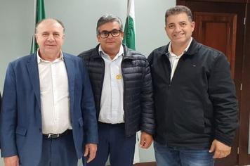 MOISES CUMPRE EXTENSA AGENDA DE COMPROMISSOS EM CURITIBA.