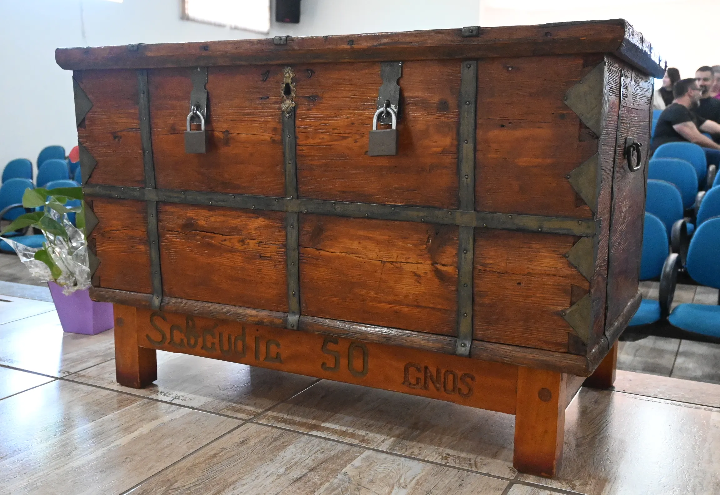 URNA HISTÓRICA É ABERTA APÓS 20 ANOS EM SABÁUDIA