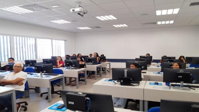 Adolescentes participam de curso no SENAC em Arapongas