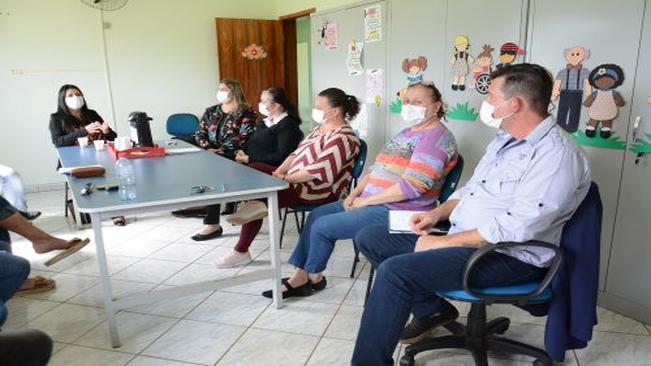 Assistência Social recebe chefe da SEJUF em Sabáudia