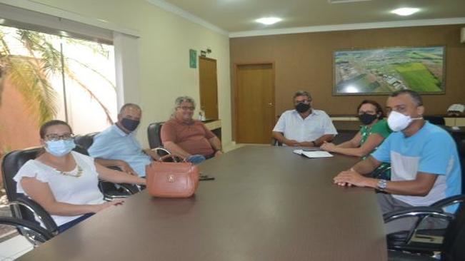 Prefeito recebe visita da liderança da deputada federal Aline Sleutjes